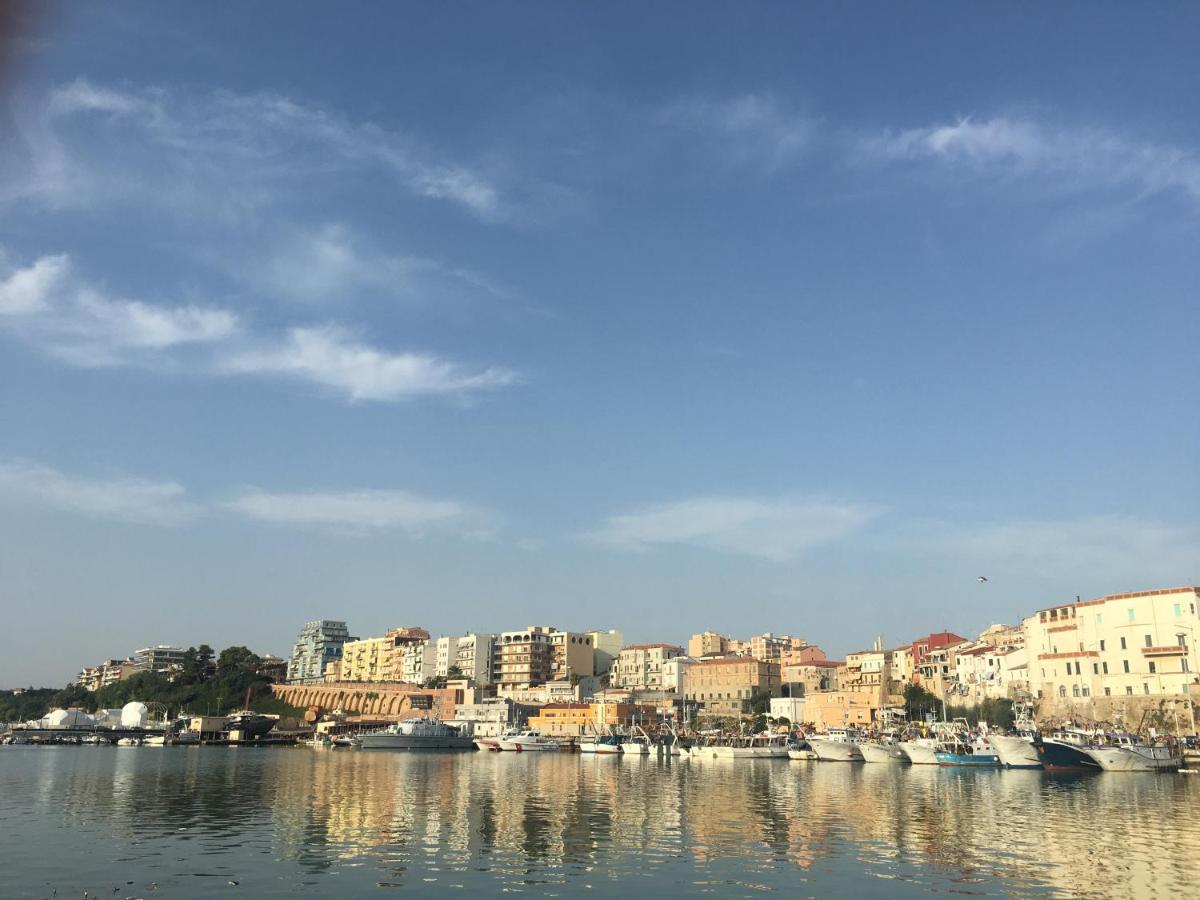 La Gemma Nel Borgo B&B Термоли Экстерьер фото