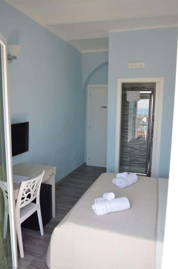 La Gemma Nel Borgo B&B Термоли Экстерьер фото